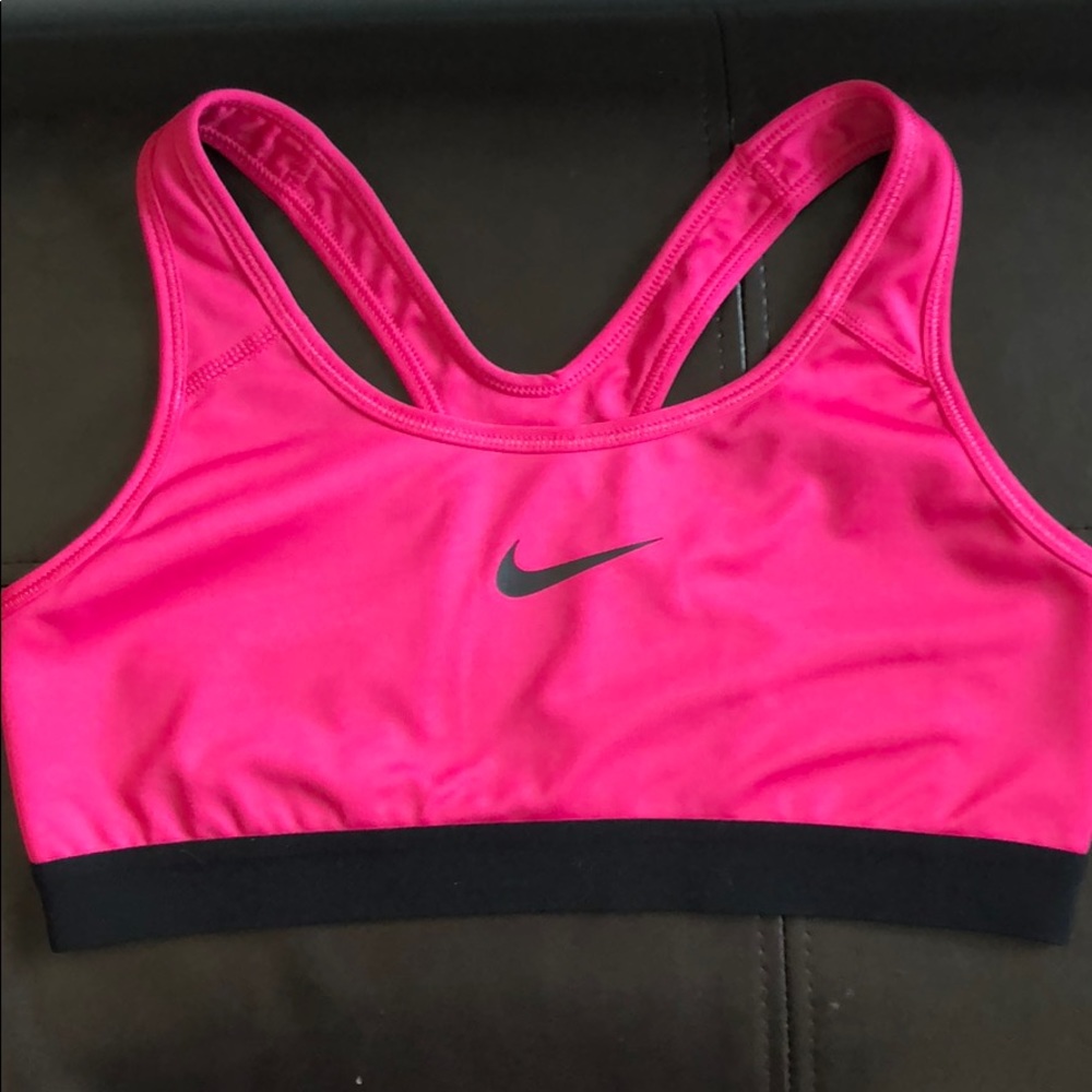 Barely used Nike sports bra!!